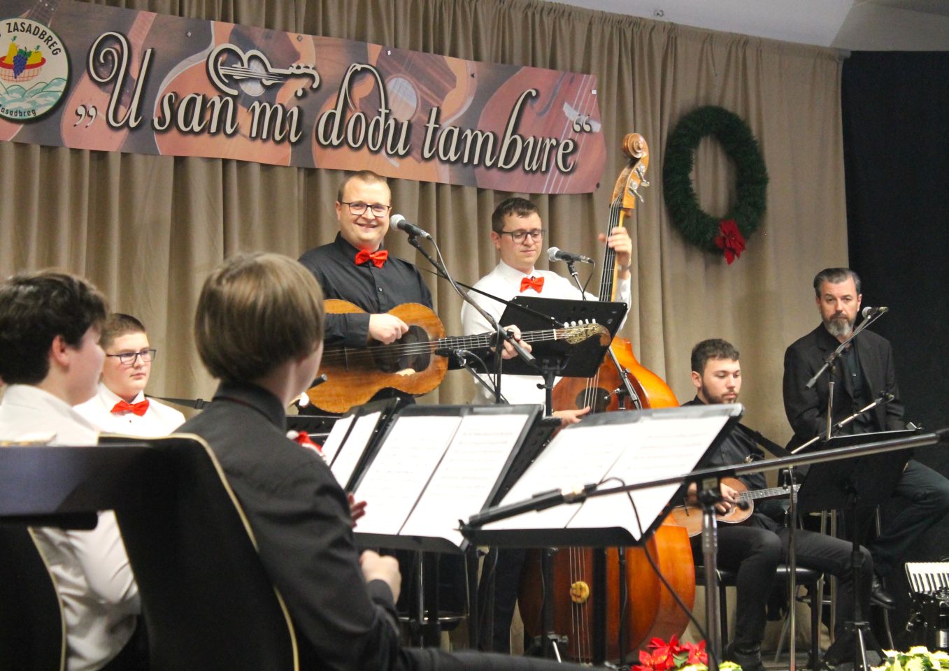 ‘U SAN MI DOĐU TAMBURE’ Četvrti samostalni koncert uz emocije, tradiciju i gromoglasan pljesak (13) ‘U SAN MI DOĐU TAMBURE’ Četvrti samostalni koncert uz emocije, tradiciju i gromoglasan pljesak (13)