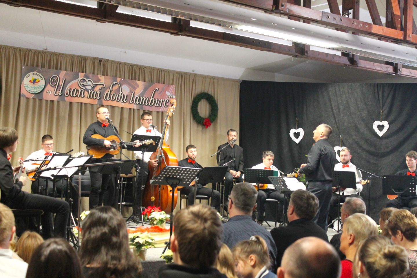 ‘U SAN MI DOĐU TAMBURE’ Četvrti samostalni koncert uz emocije, tradiciju i gromoglasan pljesak (16) ‘U SAN MI DOĐU TAMBURE’ Četvrti samostalni koncert uz emocije, tradiciju i gromoglasan pljesak (16)