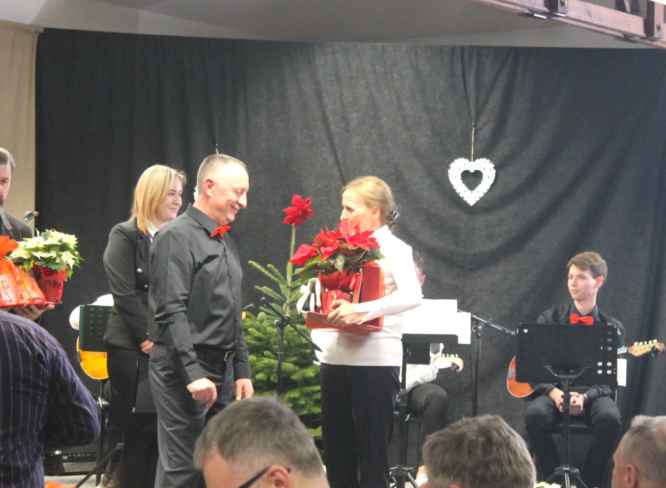 ‘U SAN MI DOĐU TAMBURE’ Četvrti samostalni koncert uz emocije, tradiciju i gromoglasan pljesak (20) ‘U SAN MI DOĐU TAMBURE’ Četvrti samostalni koncert uz emocije, tradiciju i gromoglasan pljesak (20)