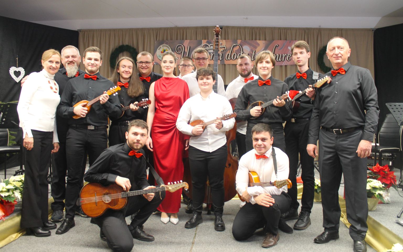 ‘U SAN MI DOĐU TAMBURE’ Četvrti samostalni koncert uz emocije, tradiciju i gromoglasan pljesak (29) ‘U SAN MI DOĐU TAMBURE’ Četvrti samostalni koncert uz emocije, tradiciju i gromoglasan pljesak (29)