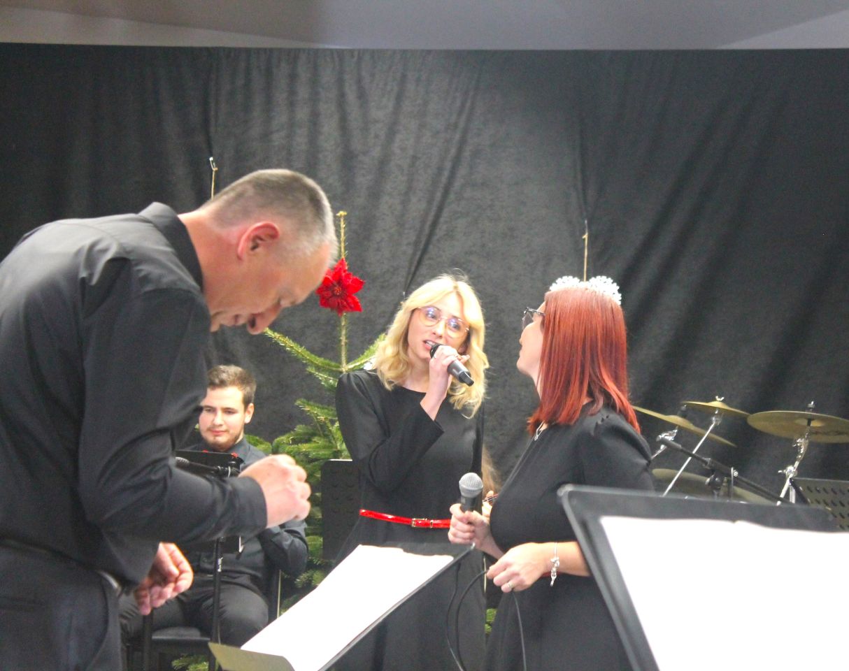 ‘U SAN MI DOĐU TAMBURE’ Četvrti samostalni koncert uz emocije, tradiciju i gromoglasan pljesak (34) ‘U SAN MI DOĐU TAMBURE’ Četvrti samostalni koncert uz emocije, tradiciju i gromoglasan pljesak (34)