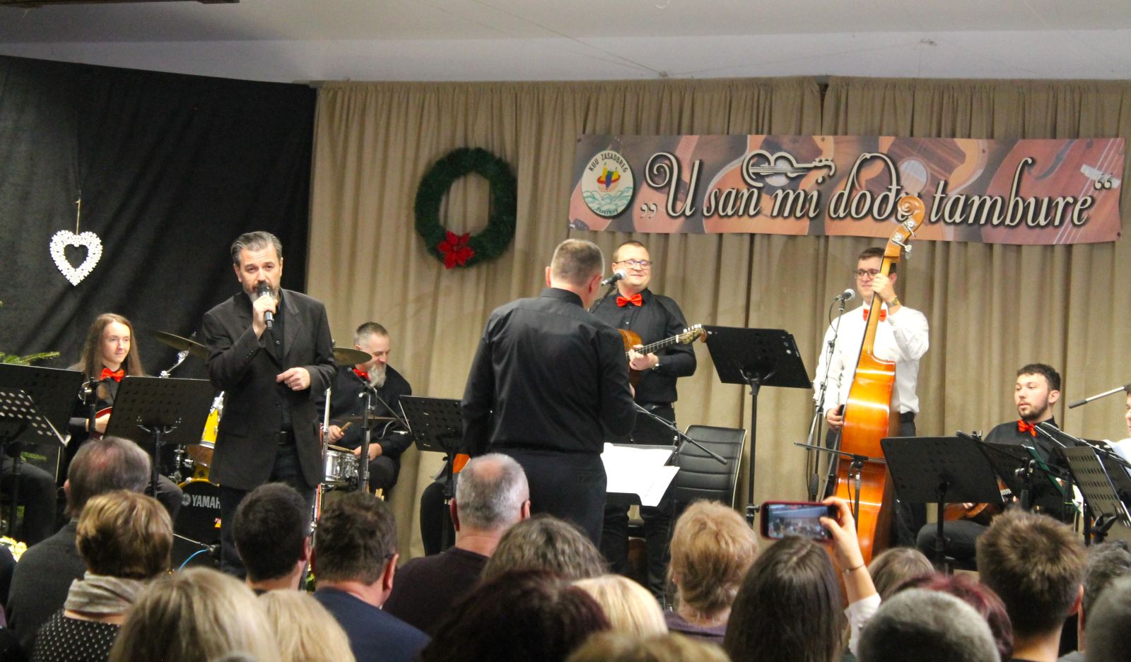 ‘U SAN MI DOĐU TAMBURE’ Četvrti samostalni koncert uz emocije, tradiciju i gromoglasan pljesak (56) ‘U SAN MI DOĐU TAMBURE’ Četvrti samostalni koncert uz emocije, tradiciju i gromoglasan pljesak (56)