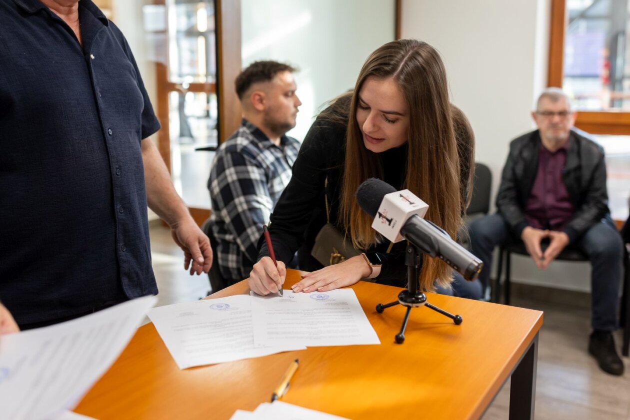U Štrigovi potpisani ugovori o potpori za sportske, kulturne i humanitarne aktivnosti (4) U Štrigovi potpisani ugovori o potpori za sportske, kulturne i humanitarne aktivnosti (4)