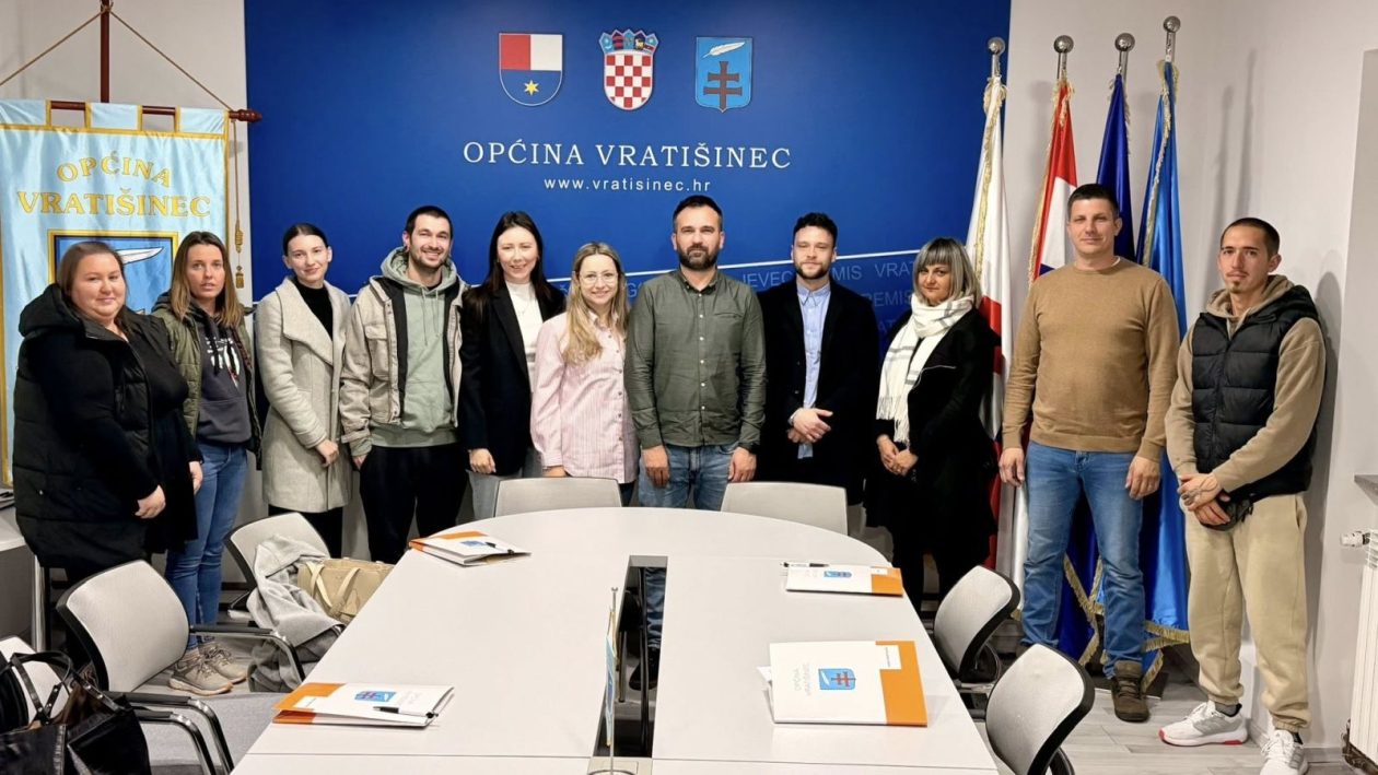 U Vratišincu potpisani ugovori o dodjeli poticaja za kupnju i gradnju nekretnina (5)