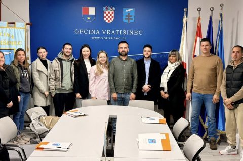 U Vratišincu potpisani ugovori o dodjeli poticaja za kupnju i gradnju nekretnina (5)