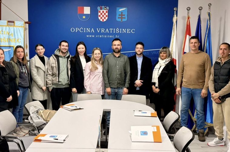 U Vratišincu potpisani ugovori o dodjeli poticaja za kupnju i gradnju nekretnina (5) U Vratišincu potpisani ugovori o dodjeli poticaja za kupnju i gradnju nekretnina (5)