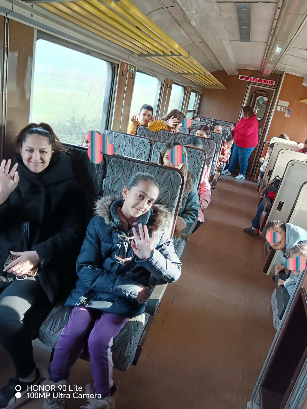 UDRUGA UDOMITELJA DJECE MEĐIMURJA – uskrsni paketići djeca uskrs vlak (3) UDRUGA UDOMITELJA DJECE MEĐIMURJA – uskrsni paketići djeca uskrs vlak (3)