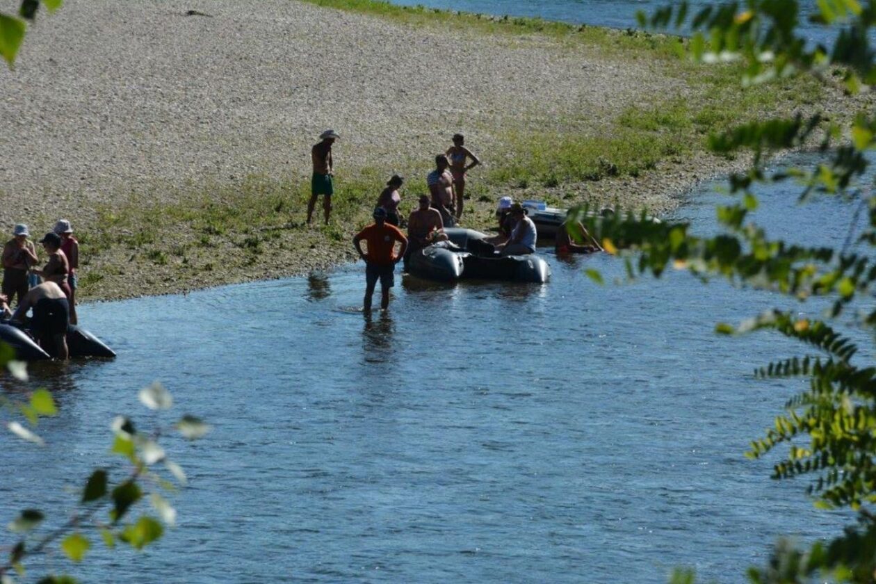 UDVDR Donja Dubrava proslavio Dan pobjede raftingom na Dravi (16) UDVDR Donja Dubrava proslavio Dan pobjede raftingom na Dravi (16)
