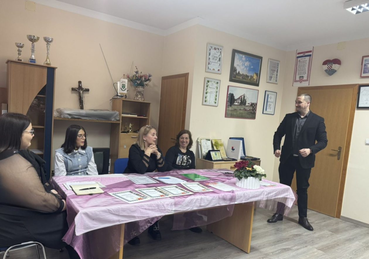 UG GARDRUŽA GARDINOVEC Marija prekupec ostaje predsjednica, odbor dobio nove članove (3) UG GARDRUŽA GARDINOVEC Marija prekupec ostaje predsjednica, odbor dobio nove članove (3)