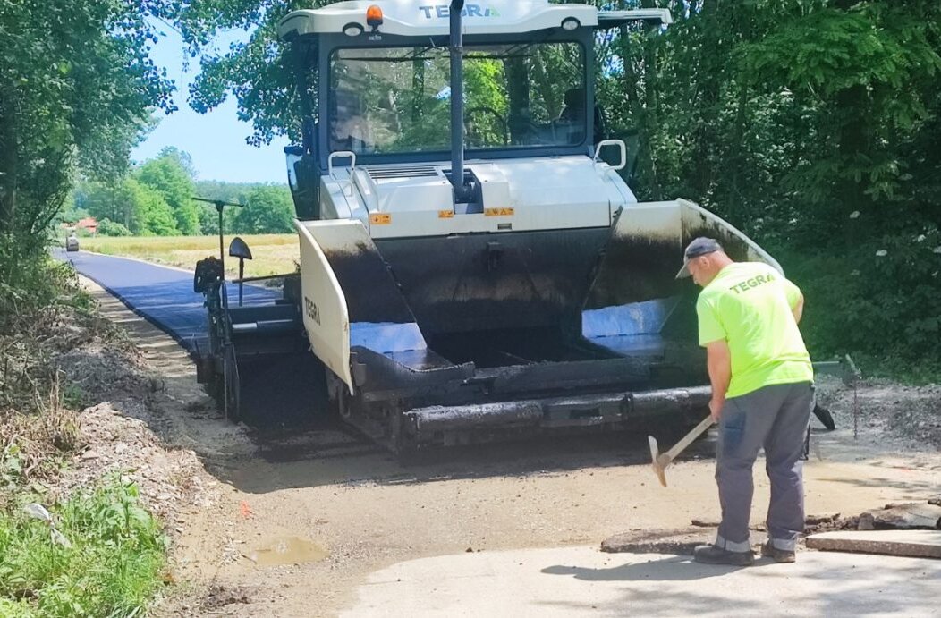 ULAGANJE U CESTE Novo Selo na Dravi dobilo nove asfaltirane prometnice (3) ULAGANJE U CESTE Novo Selo na Dravi dobilo nove asfaltirane prometnice (3)