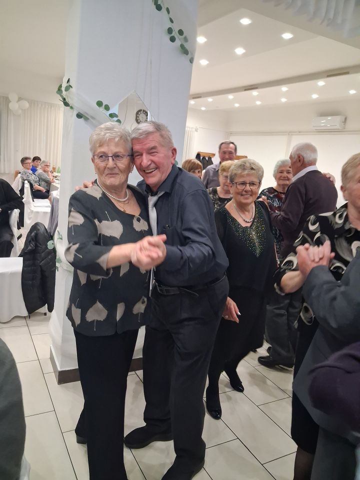 UMIROVLJENICI NEDELIŠĆA Nakon radnog dijela skupštine ples i zabava (3)