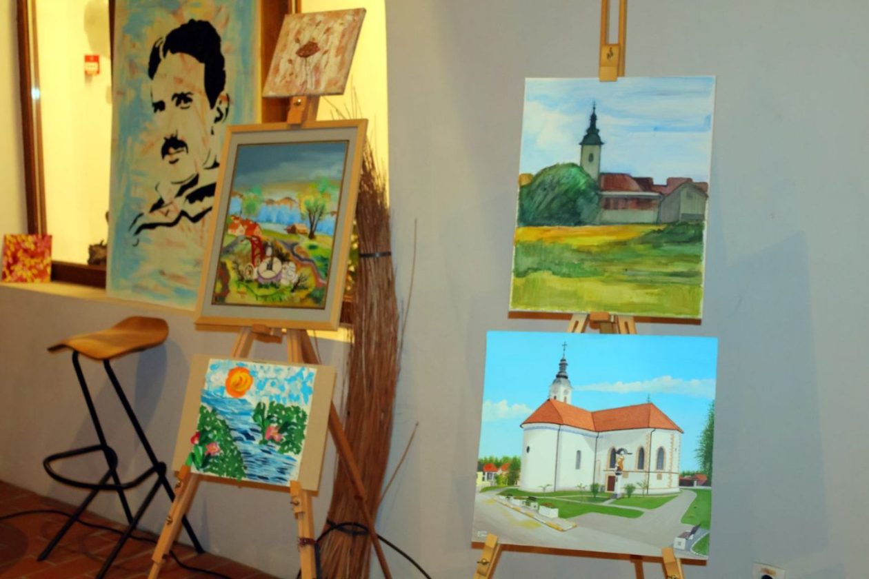 UMJETNOST I DOBROTA U Starom gradu otvorena izložba humanitarnog karaktera (16) UMJETNOST I DOBROTA U Starom gradu otvorena izložba humanitarnog karaktera (16)