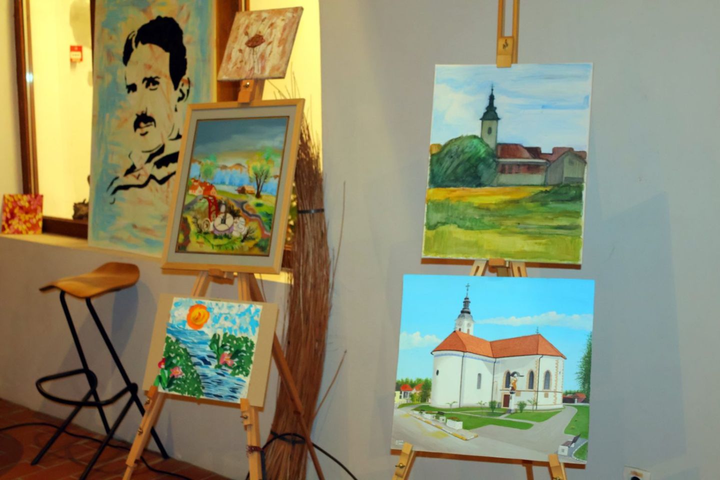 UMJETNOST I DOBROTA U Starom gradu otvorena izložba humanitarnog karaktera (16) UMJETNOST I DOBROTA U Starom gradu otvorena izložba humanitarnog karaktera (16)