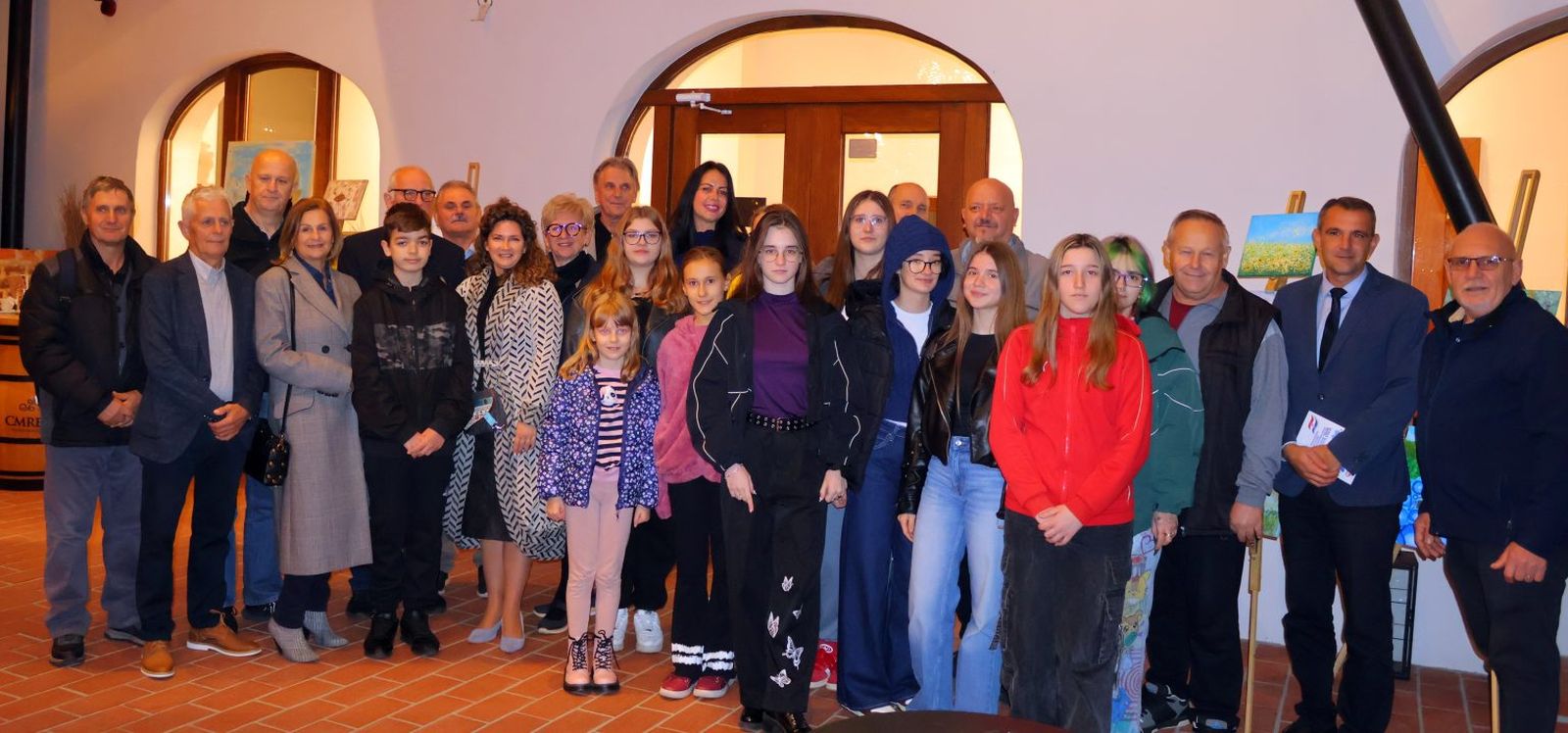 UMJETNOST I DOBROTA U Starom gradu otvorena izložba humanitarnog karaktera (23) UMJETNOST I DOBROTA U Starom gradu otvorena izložba humanitarnog karaktera (23)