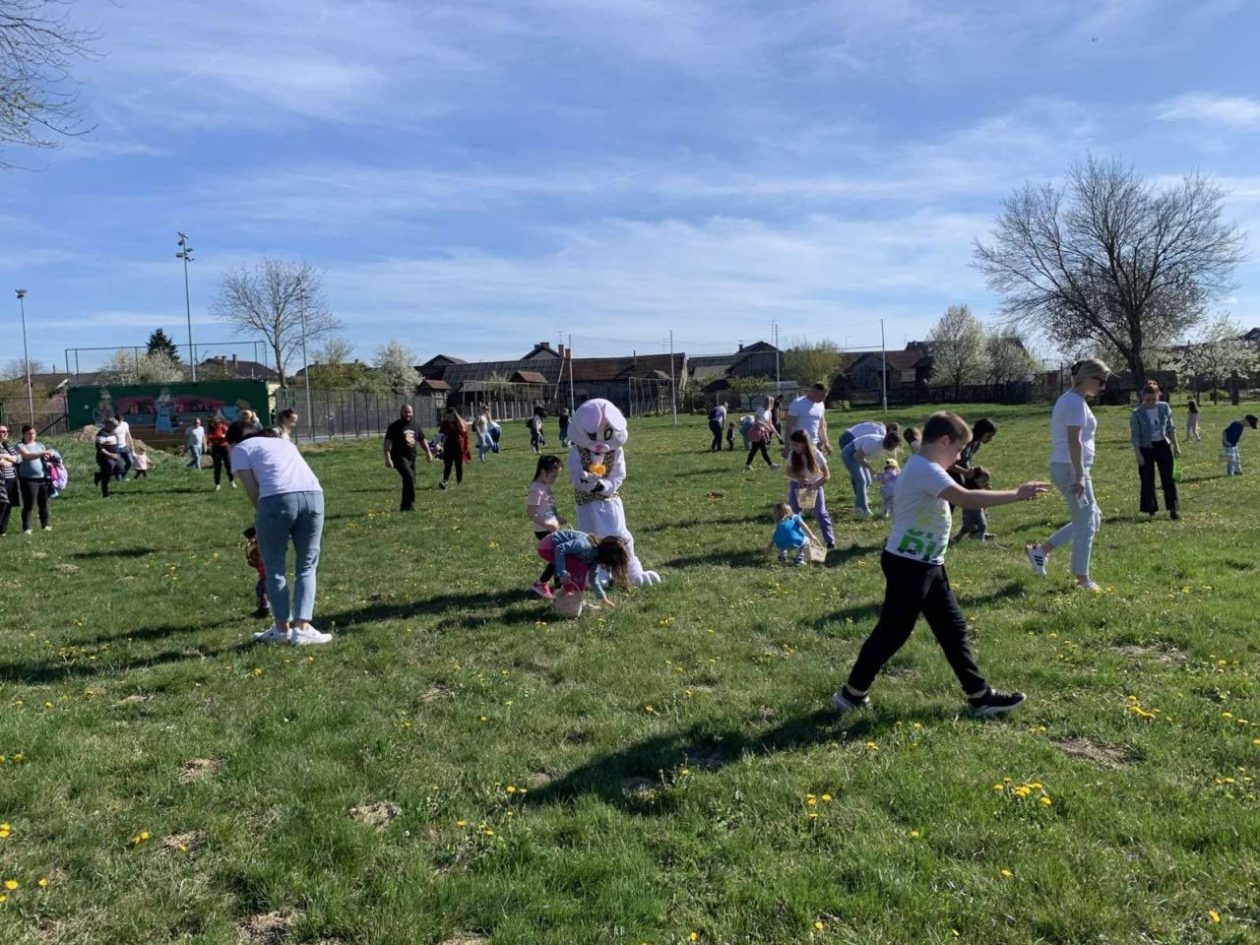 USKRSNA RADOST Lov na uskrsna jaja razveselio mališane u Donjoj Dubravi (1)