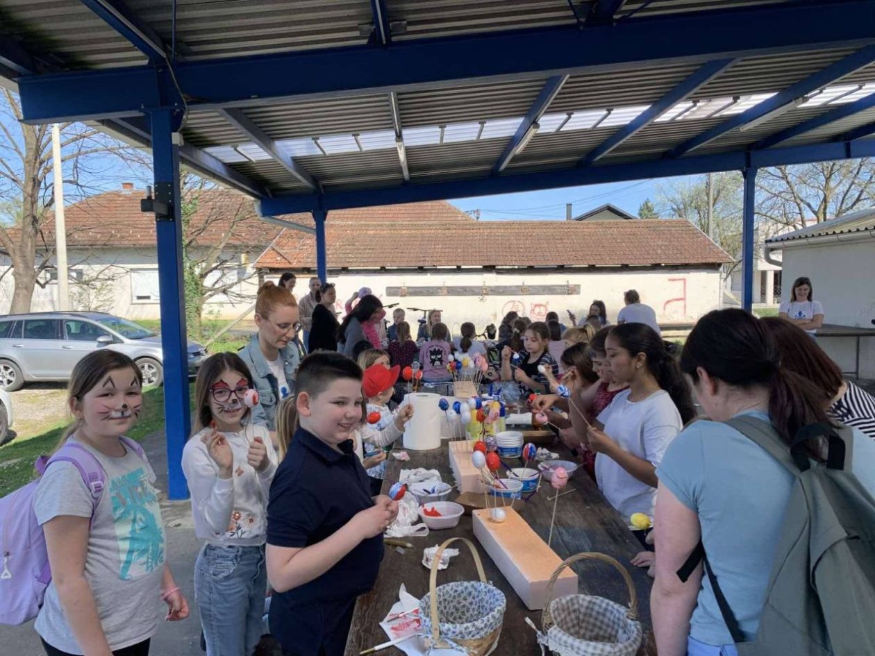 USKRSNA RADOST Lov na uskrsna jaja razveselio mališane u Donjoj Dubravi (7)