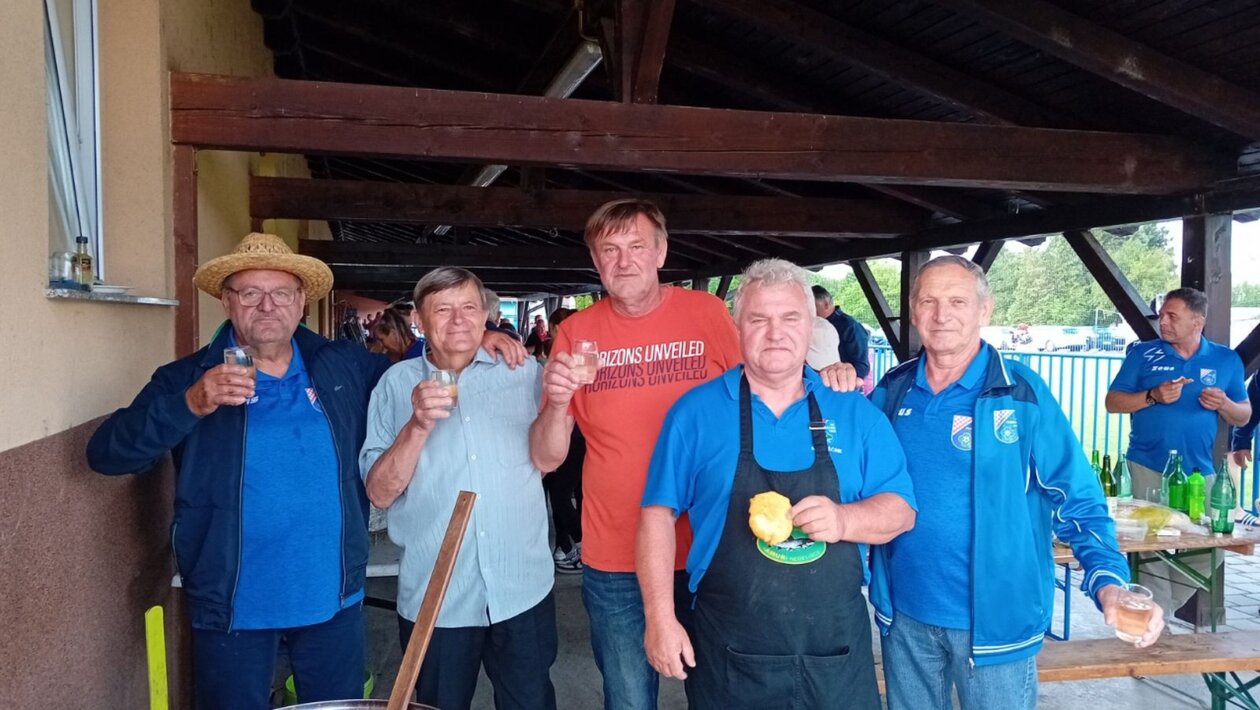 UVJERLJIVA POBJEDA NK POLETA Na oproštaju Dovečera, bograč za sve (7) UVJERLJIVA POBJEDA NK POLETA Na oproštaju Dovečera, bograč za sve (7)