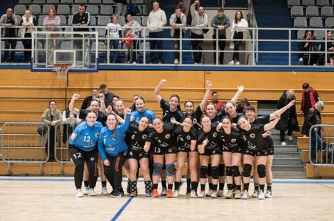 UVJERLJIVA POBJEDA Seniorke ŽRK ŠR Međimurje nadigrale Bjelovar 2 (15) UVJERLJIVA POBJEDA Seniorke ŽRK ŠR Međimurje nadigrale Bjelovar 2 (15)