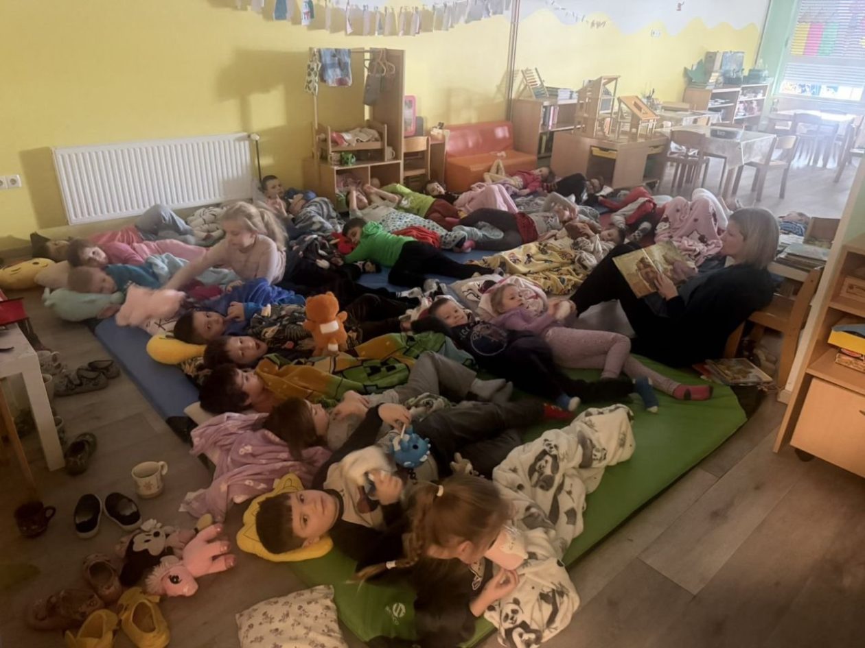 UZ KNJIGE I DEKICE Mravići obilježili Čarobni dan čitanja (5)