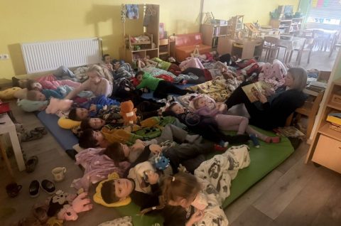 UZ KNJIGE I DEKICE Mravići obilježili Čarobni dan čitanja (5) UZ KNJIGE I DEKICE Mravići obilježili Čarobni dan čitanja (5)