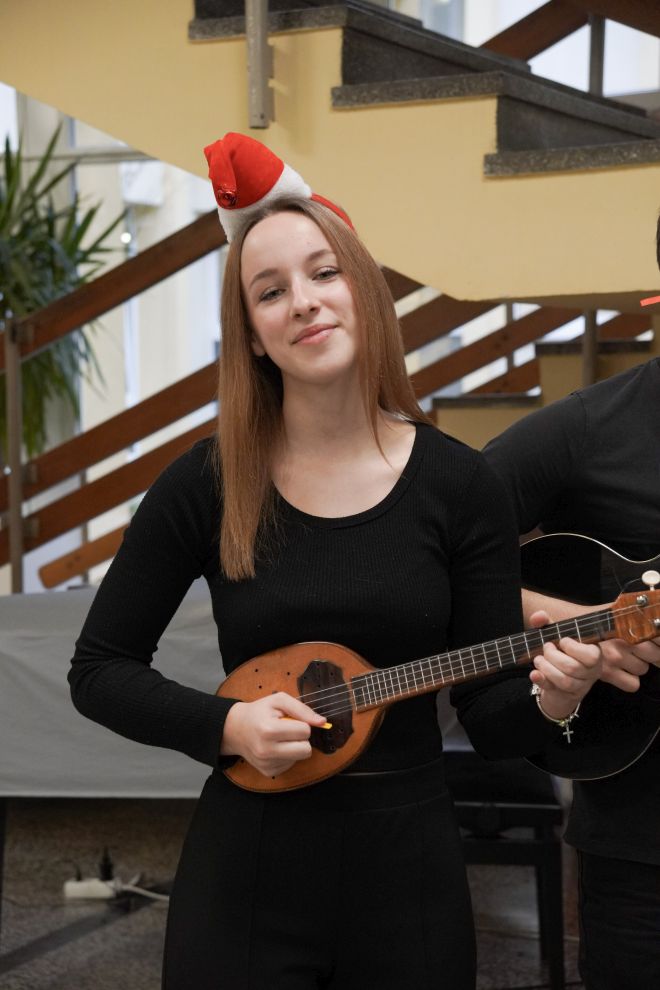 Učenici Gimnazija Josipa Slavenskog Čakovec ples pjesma (10)