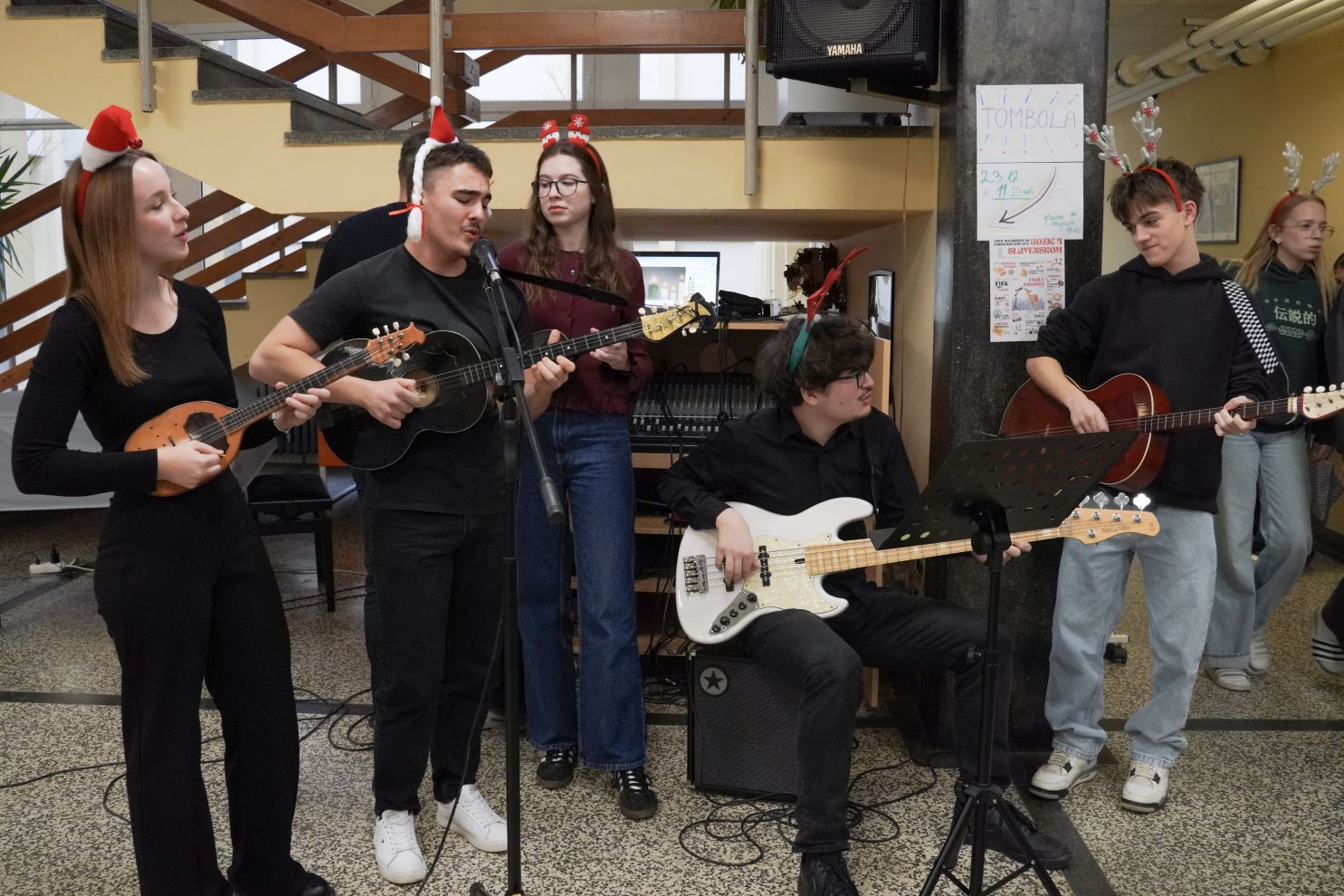 Učenici Gimnazija Josipa Slavenskog Čakovec ples pjesma (11)