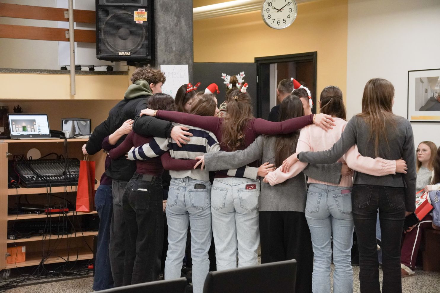 Učenici Gimnazija Josipa Slavenskog Čakovec ples pjesma (17)