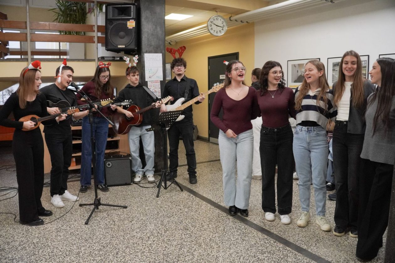 Učenici Gimnazija Josipa Slavenskog Čakovec ples pjesma (5)