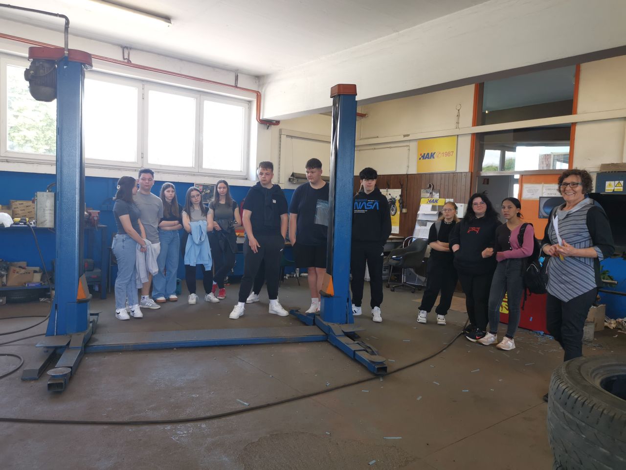 Učenici Gospodarske škole posjetili HAK i učili iz prakse (1) Učenici Gospodarske škole posjetili HAK i učili iz prakse (1)