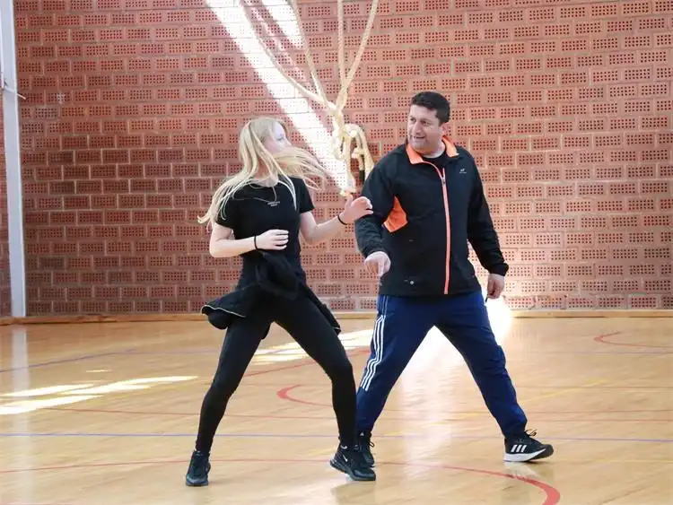 Učenici OŠ Mala Subotica posjetili PU međimursku (18) Učenici OŠ Mala Subotica posjetili PU međimursku (18)