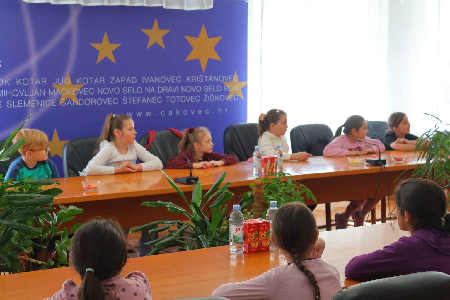 Učenici iz Pribislavca u posjetu gradonačelnici Cividini (3) Učenici iz Pribislavca u posjetu gradonačelnici Cividini (3)