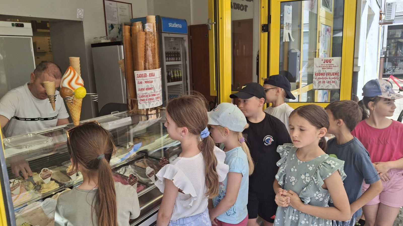 Učenici sladoled 4