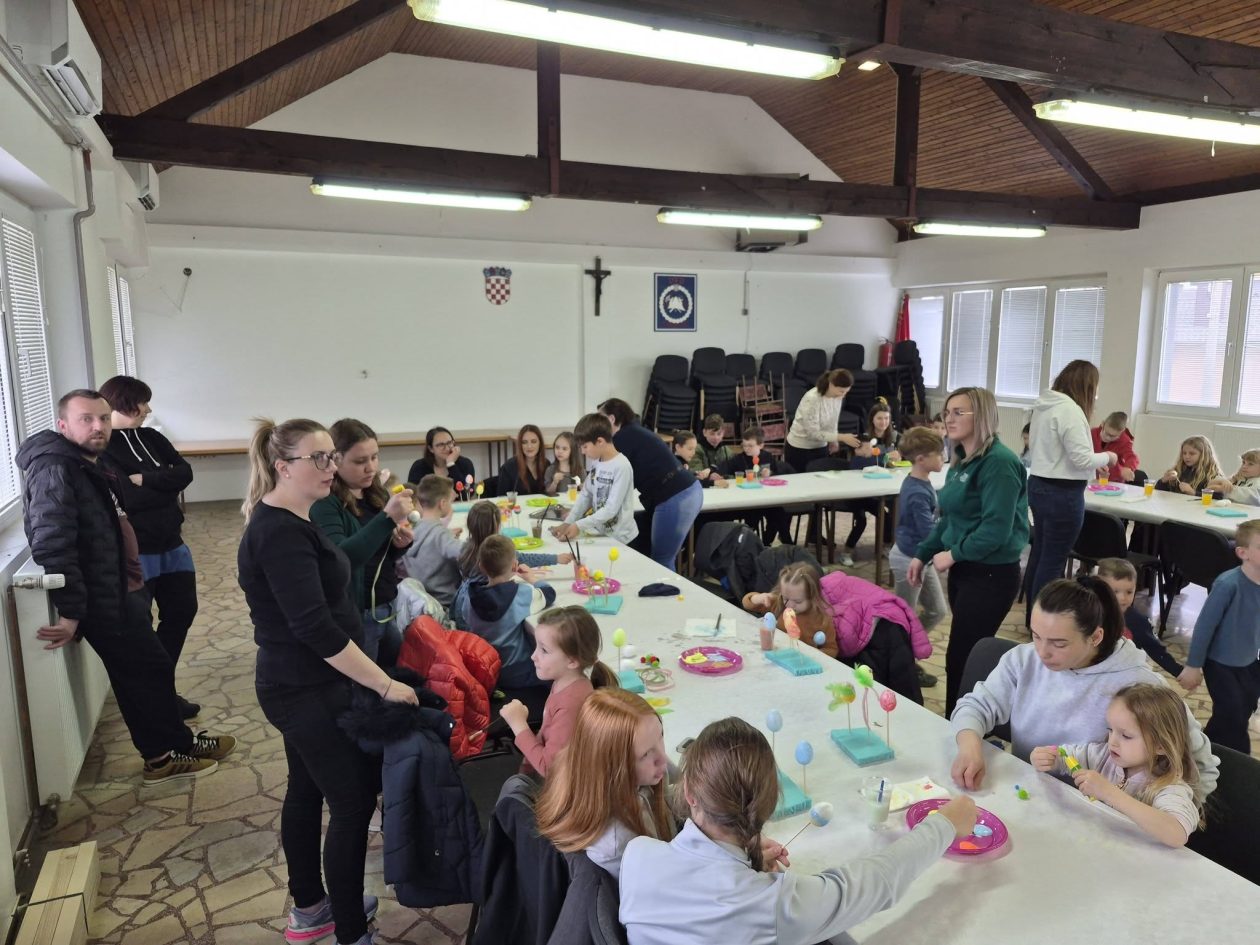 Udruga Okus Knezovec – Šenkovec uskrs traženje jaja (24) Udruga Okus Knezovec – Šenkovec uskrs traženje jaja (24)