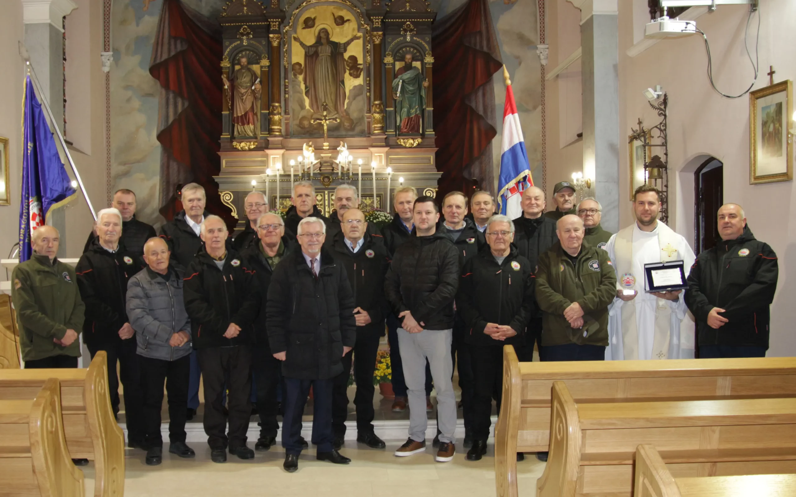 Udruga dragovoljaca i veterana Belica odala počast žrtvama Domovinskog rata i Vukovara paljenjem lampiona (1)