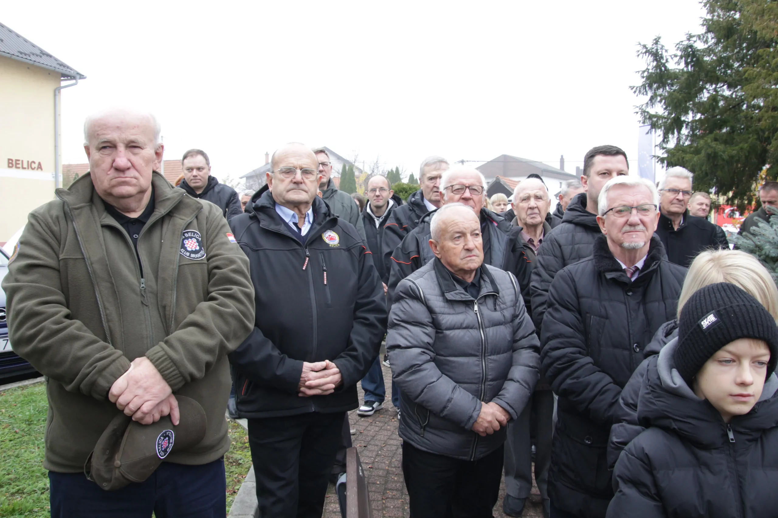 Udruga dragovoljaca i veterana Belica odala počast žrtvama Domovinskog rata i Vukovara paljenjem lampiona (5)