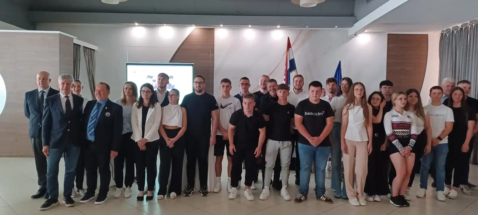 Udruga dragovoljaca i veterana MŽ – djeca primila laptope (2) Udruga dragovoljaca i veterana MŽ – djeca primila laptope (2)