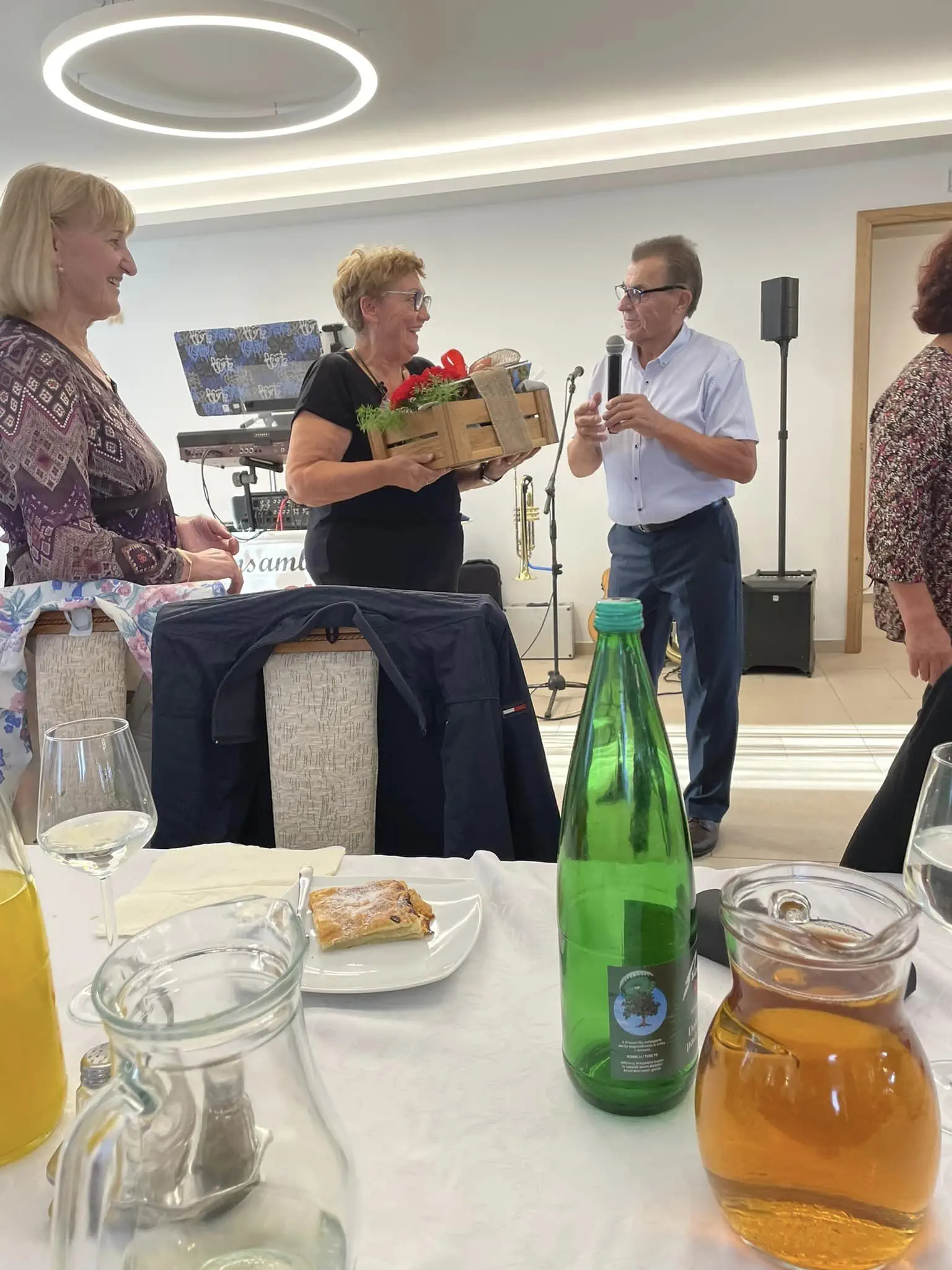 Udruga umirovljenika Grada Čakovca posjetila prijatelje iz Slovenije (16) Udruga umirovljenika Grada Čakovca posjetila prijatelje iz Slovenije (16)