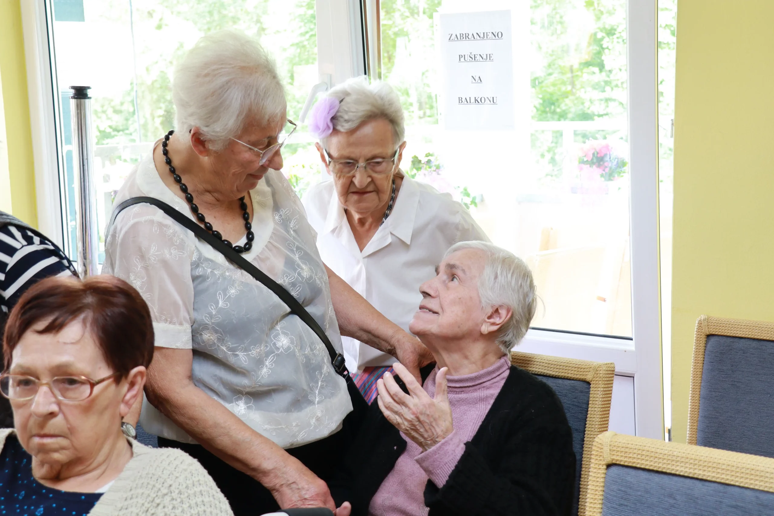Udruga umirovljenika Preloga posjetila Dom za starije Strahija (10) Udruga umirovljenika Preloga posjetila Dom za starije Strahija (10)