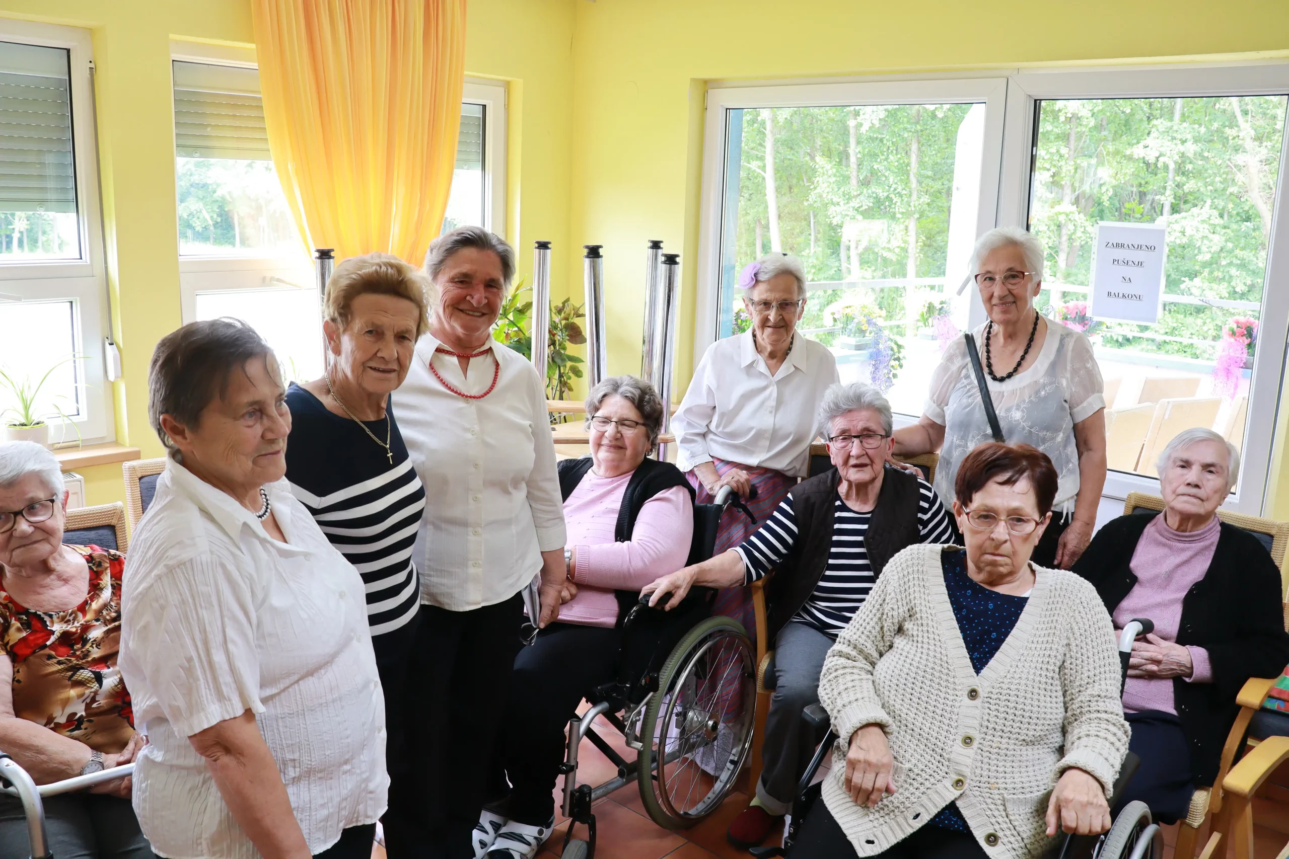 Udruga umirovljenika Preloga posjetila Dom za starije Strahija (11) Udruga umirovljenika Preloga posjetila Dom za starije Strahija (11)