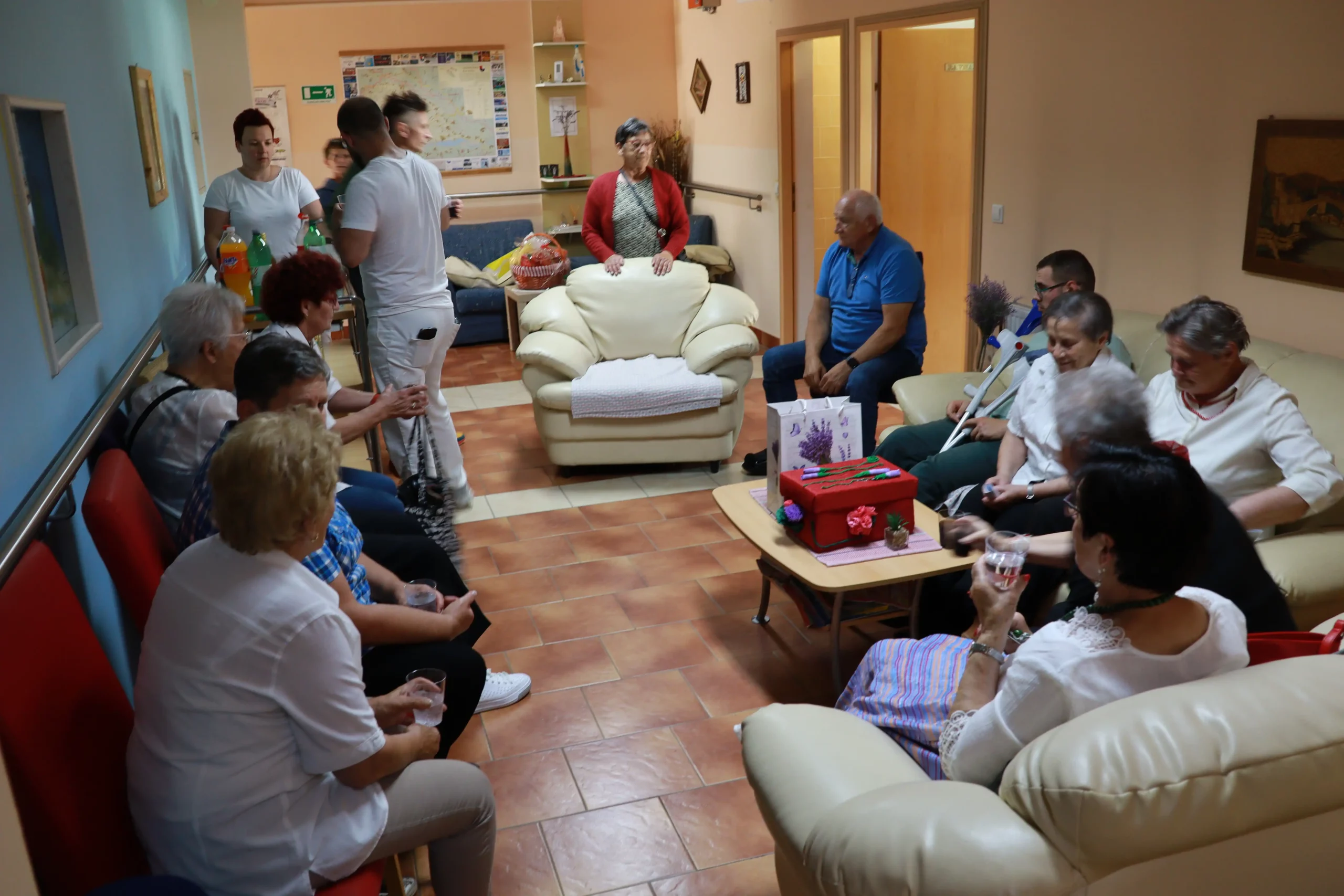 Udruga umirovljenika Preloga posjetila Dom za starije Strahija (19) Udruga umirovljenika Preloga posjetila Dom za starije Strahija (19)