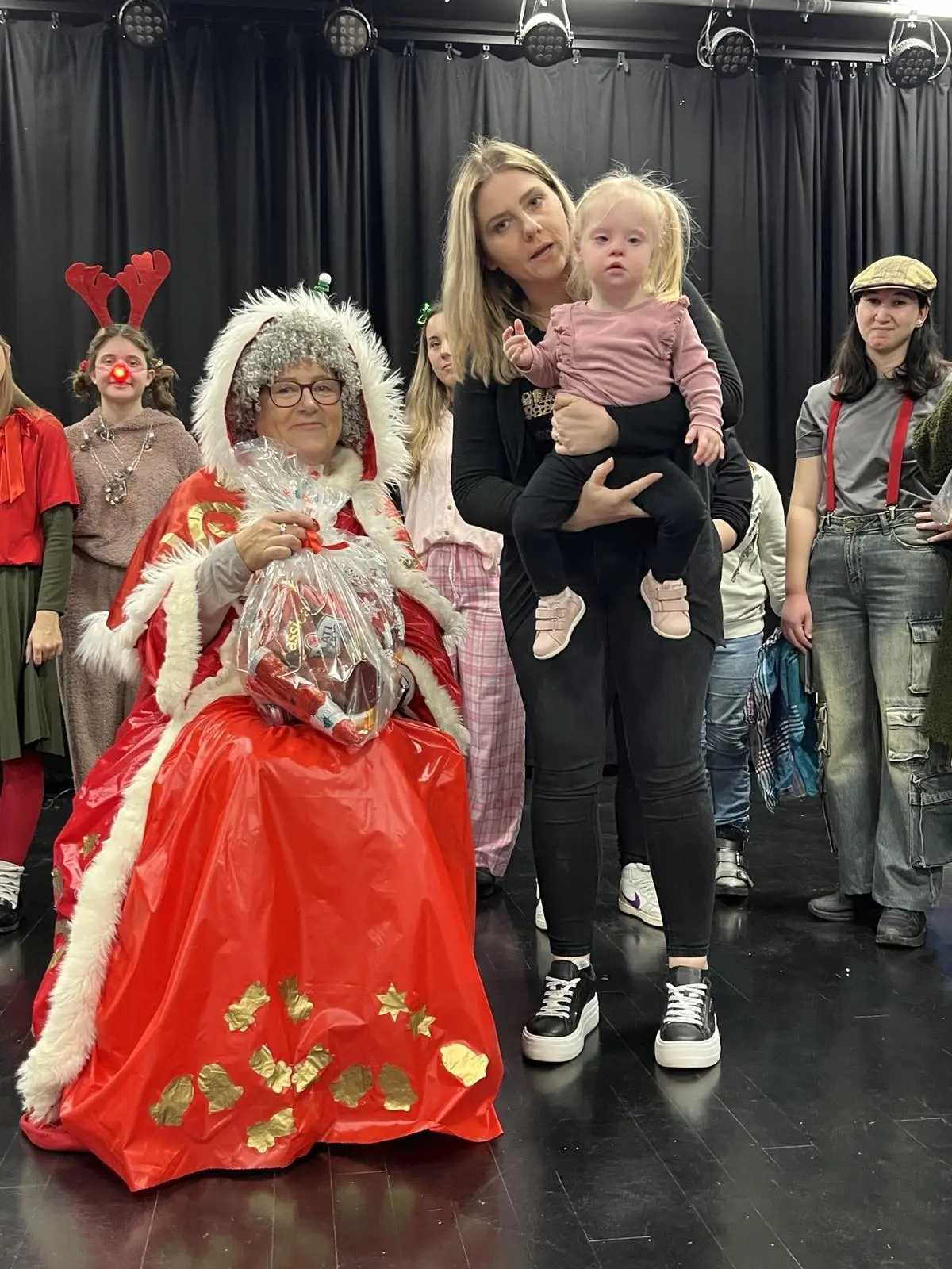 Udruga za sindrom dowm MŽ božićno druženje (43)