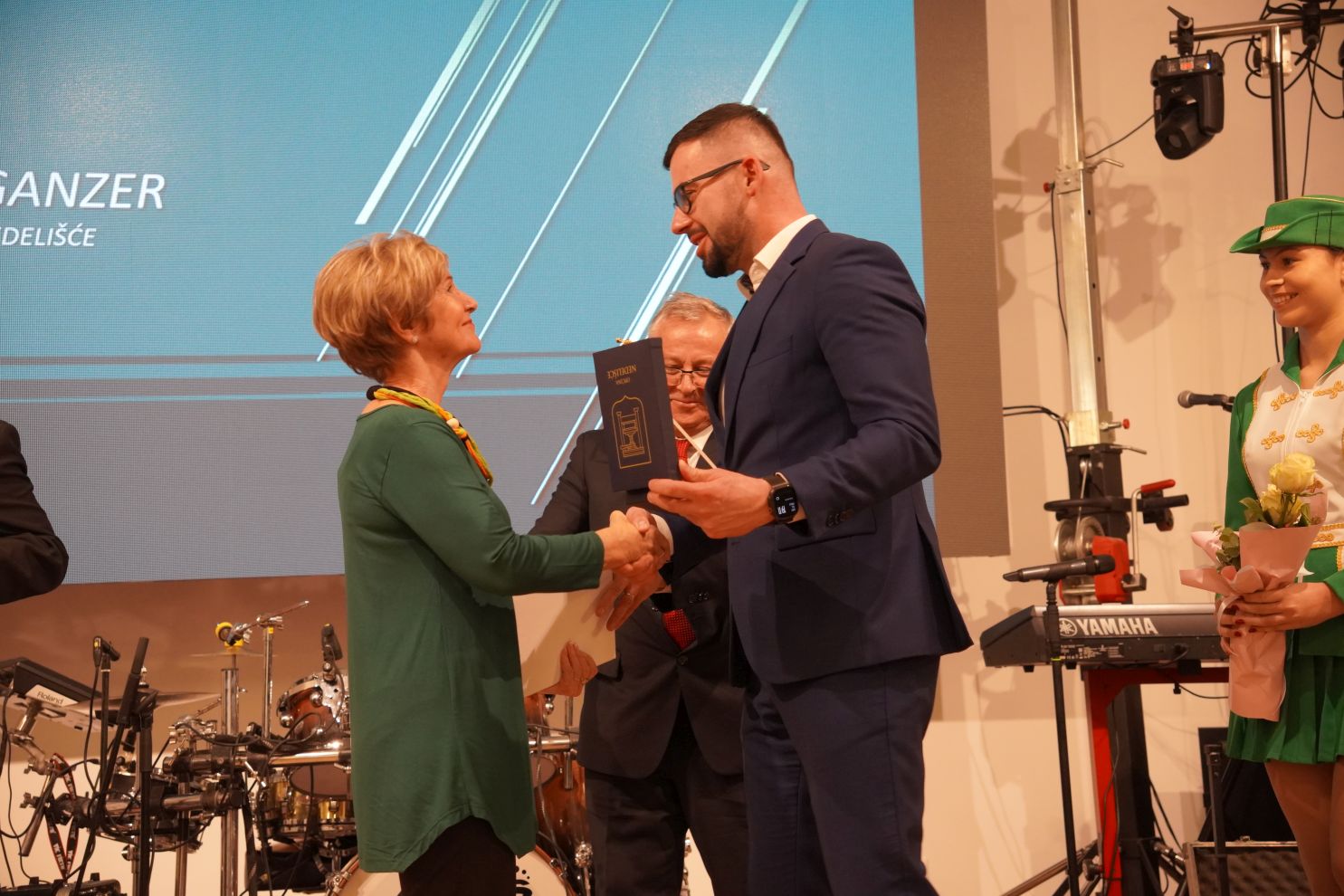 Udruga žena Dunjkovec plaketa općine (3)