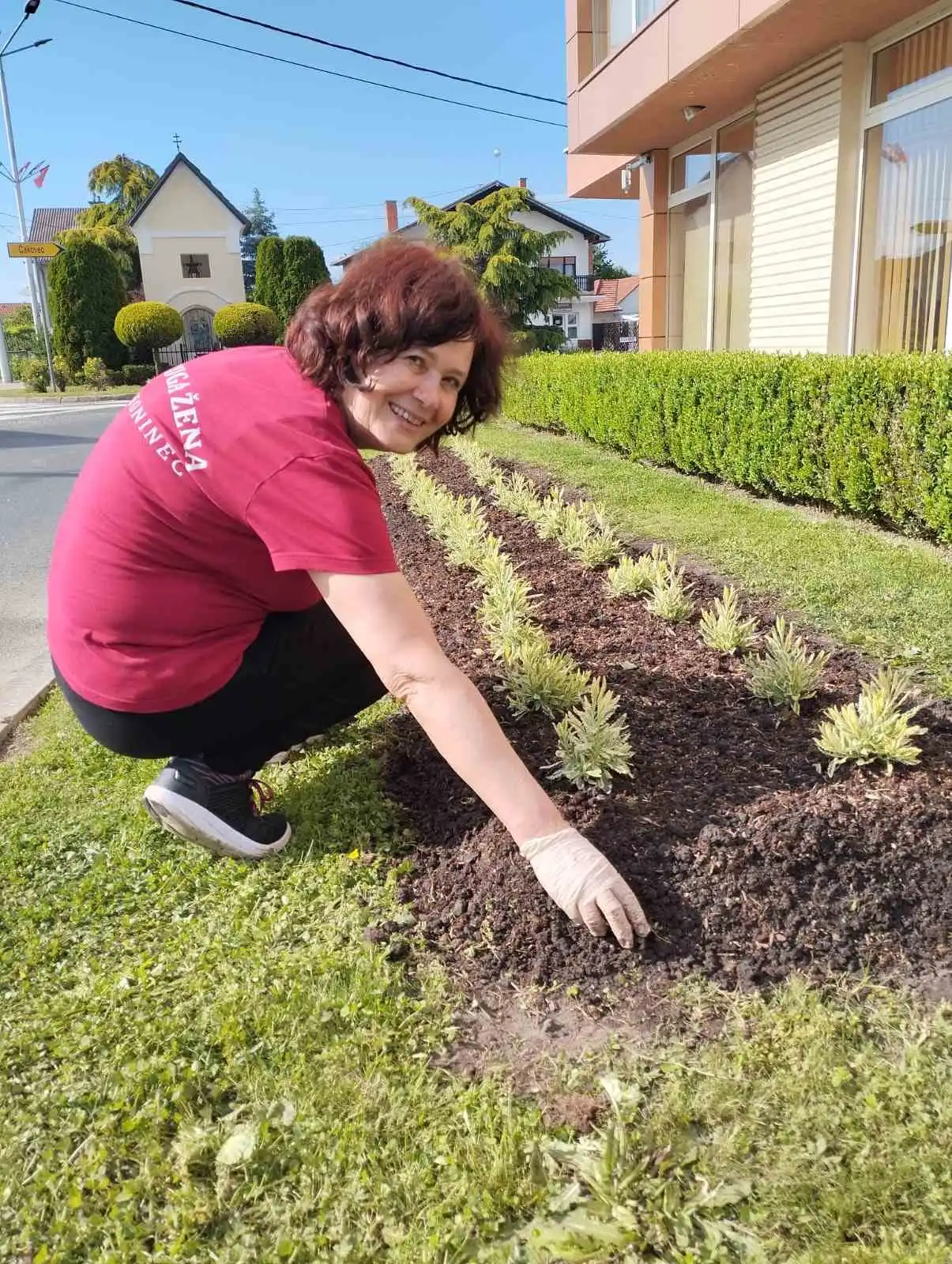 Udruga žena Strahoninec – proljetno uređivanje općine (3)