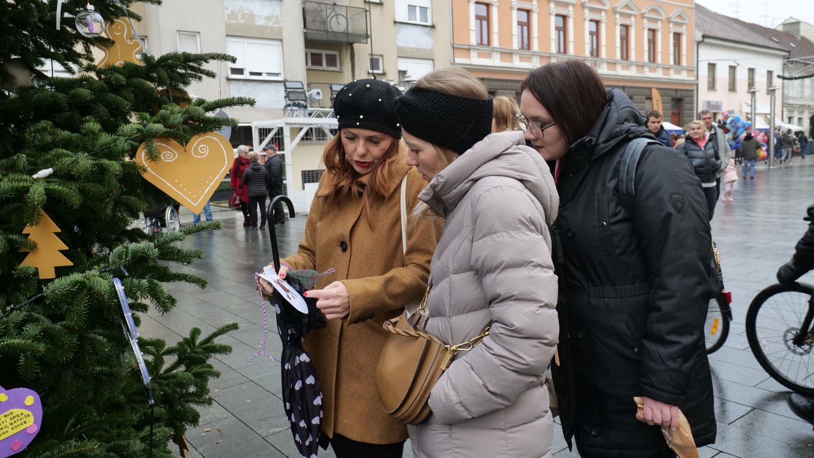 Ukras, radost ponesi franjevački trg advent 2025 (13)