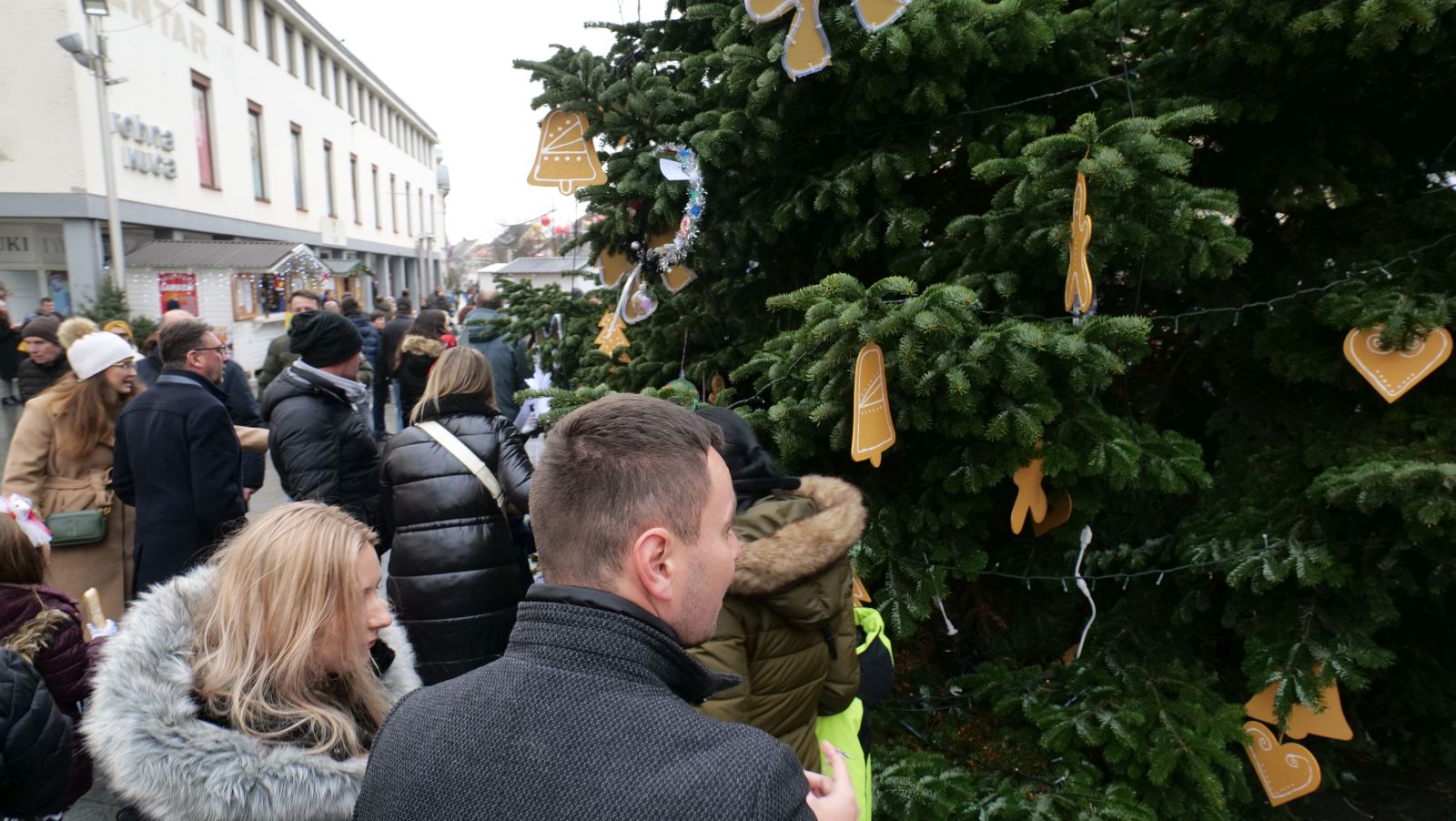 Ukras, radost ponesi franjevački trg advent 2025 (18)