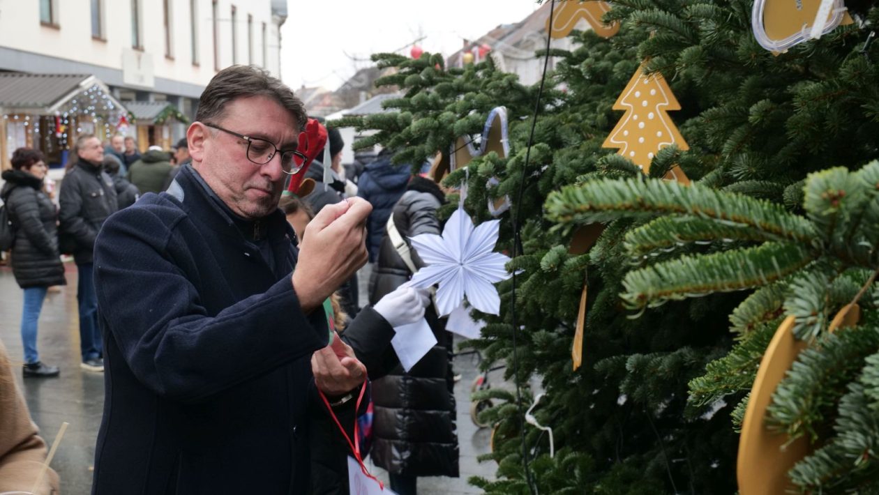 Ukras, radost ponesi franjevački trg advent 2025 (21)