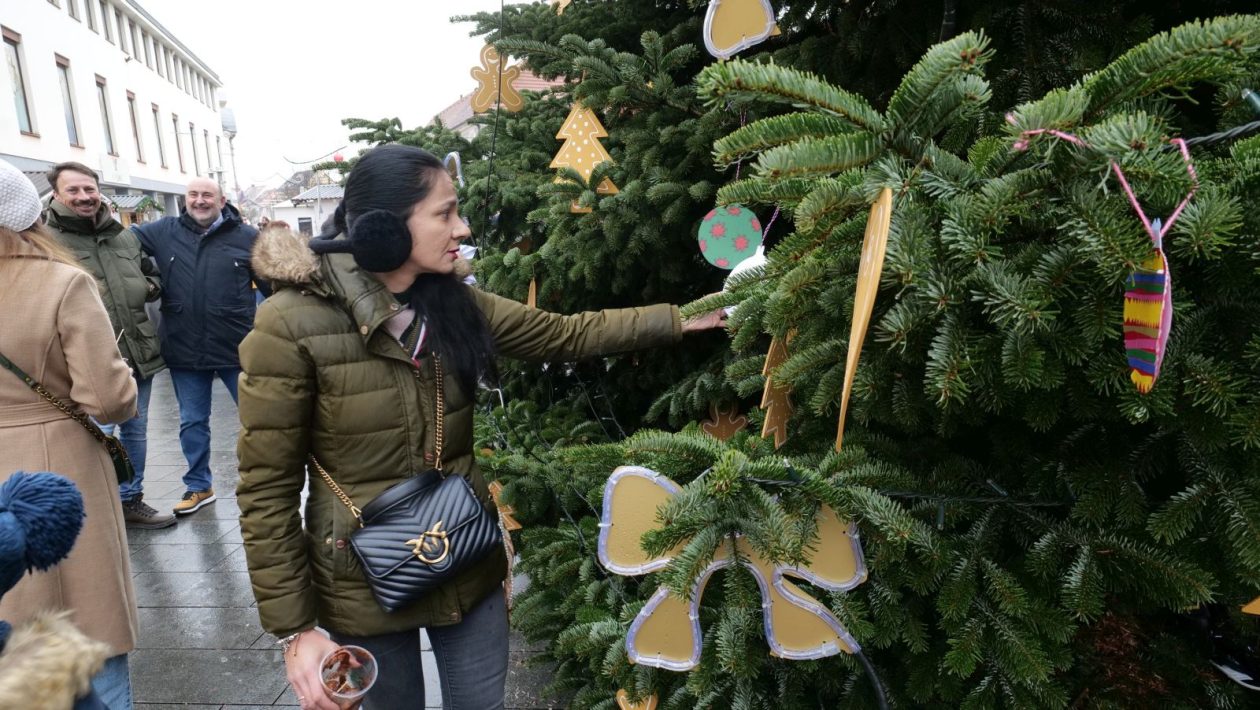 Ukras, radost ponesi franjevački trg advent 2025 (36)