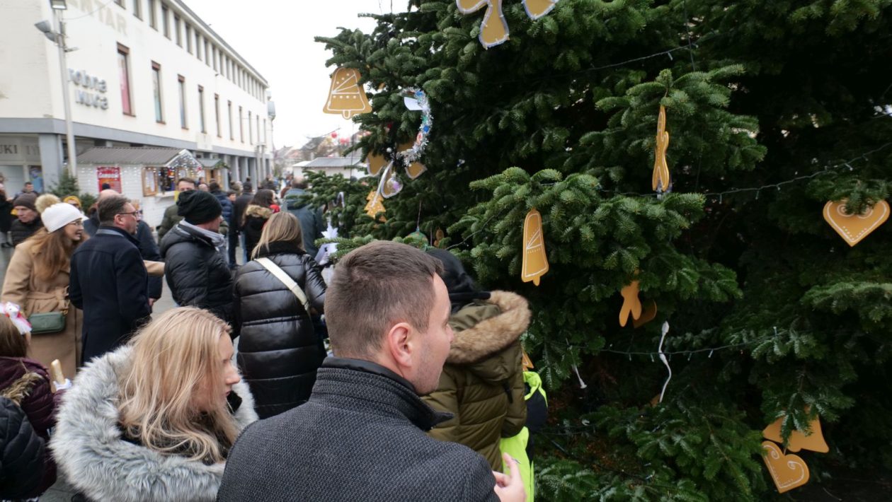Ukras, radost ponesi franjevački trg advent 2025 (38)