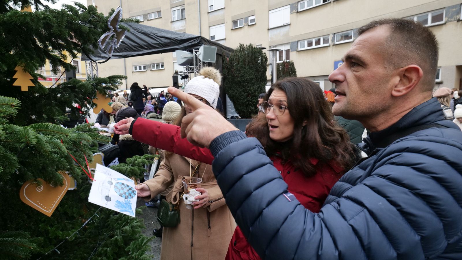 Ukras, radost ponesi franjevački trg advent 2025 (42)