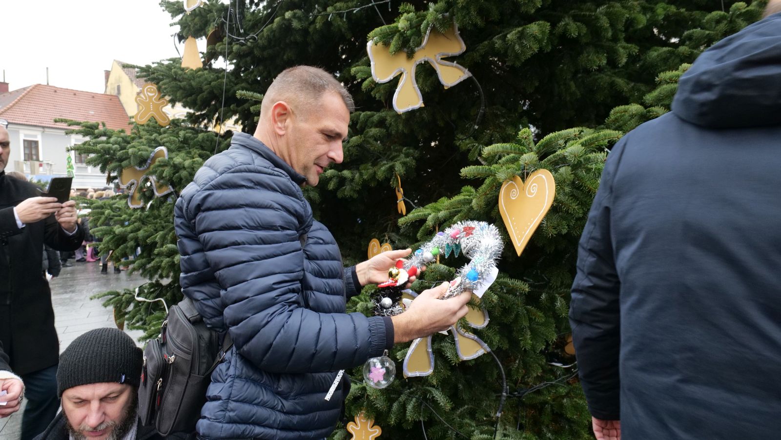 Ukras, radost ponesi franjevački trg advent 2025 (46)